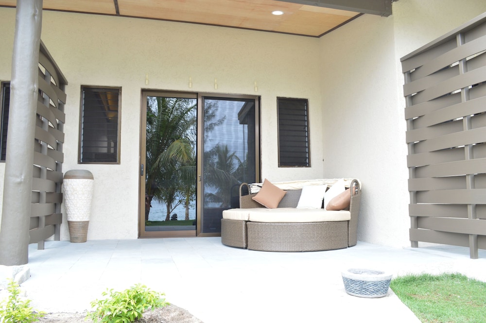 Beachfront Villa photo 5