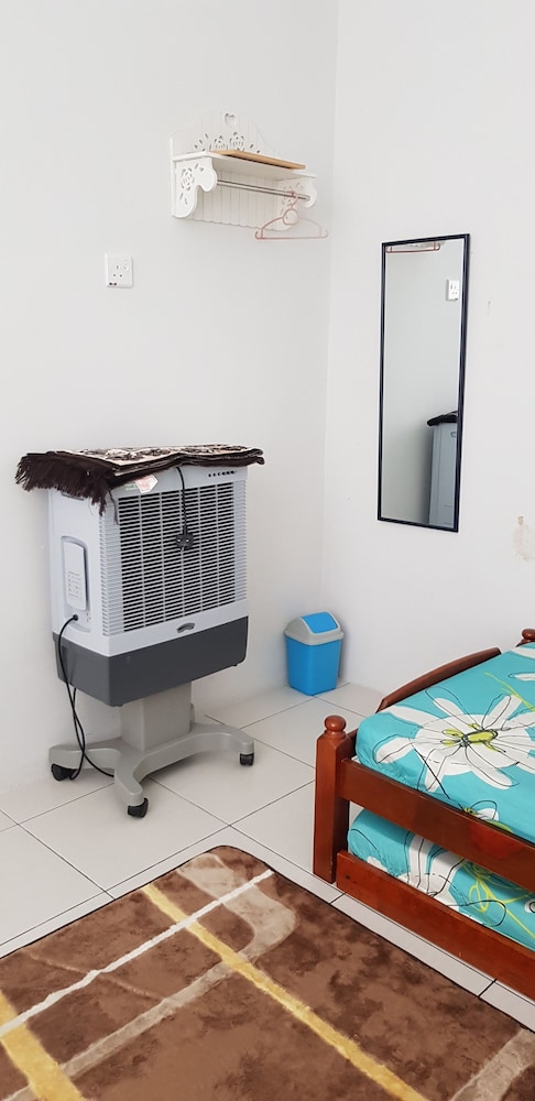 Basic House, 3 Bedrooms photo 3