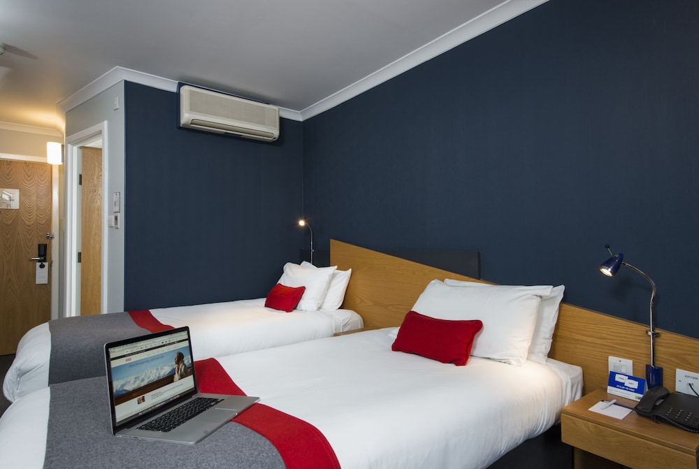 Standard Room, 2 Twin Beds (Free Hot Breakfast) - Photo 2