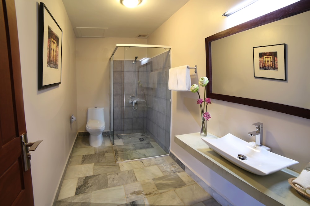 Deluxe Suite photo 2