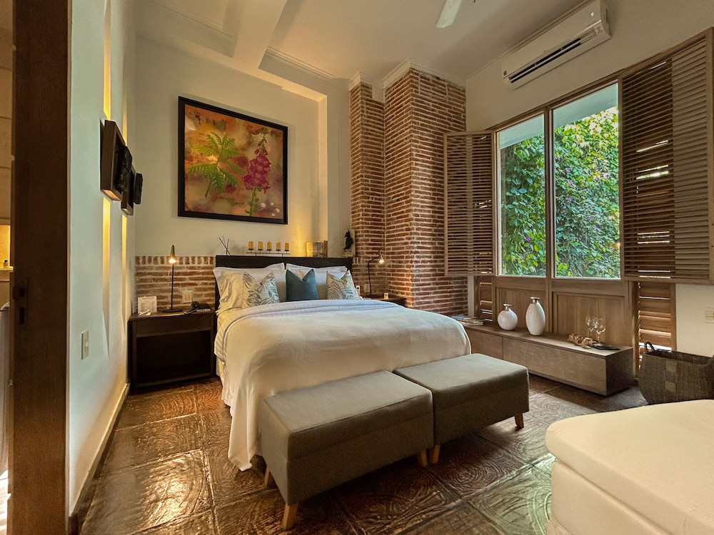 Superior Room, 1 Queen Bed photo 1