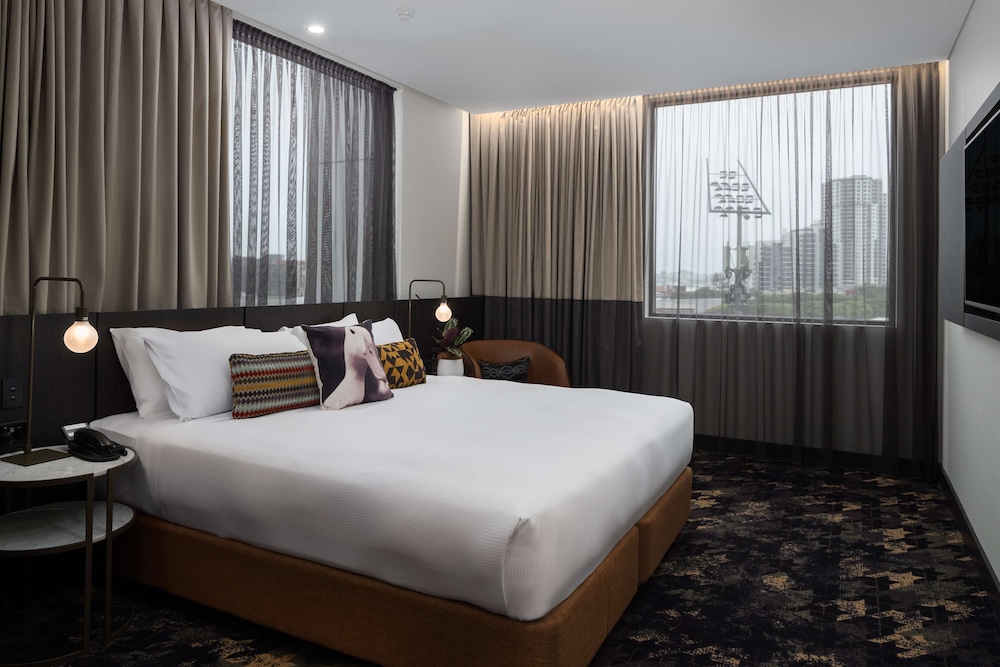 Arena View King Room