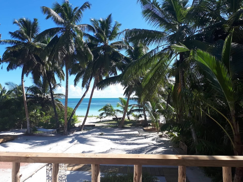 Deluxe Double Room, 1 Bedroom, Ocean View, Beachfront photo 2
