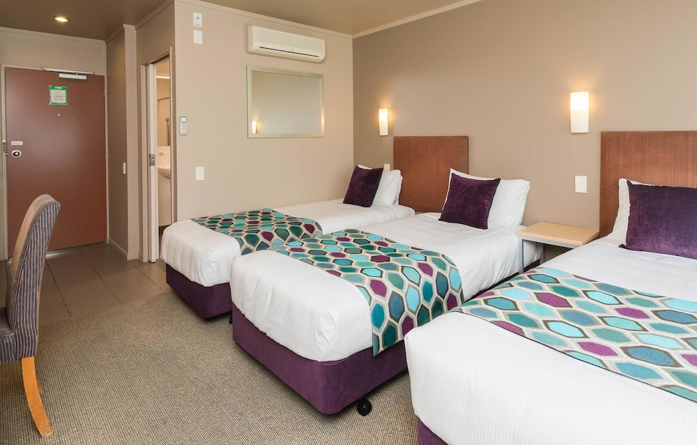 Triple Room, 3 Twin Beds photo 3