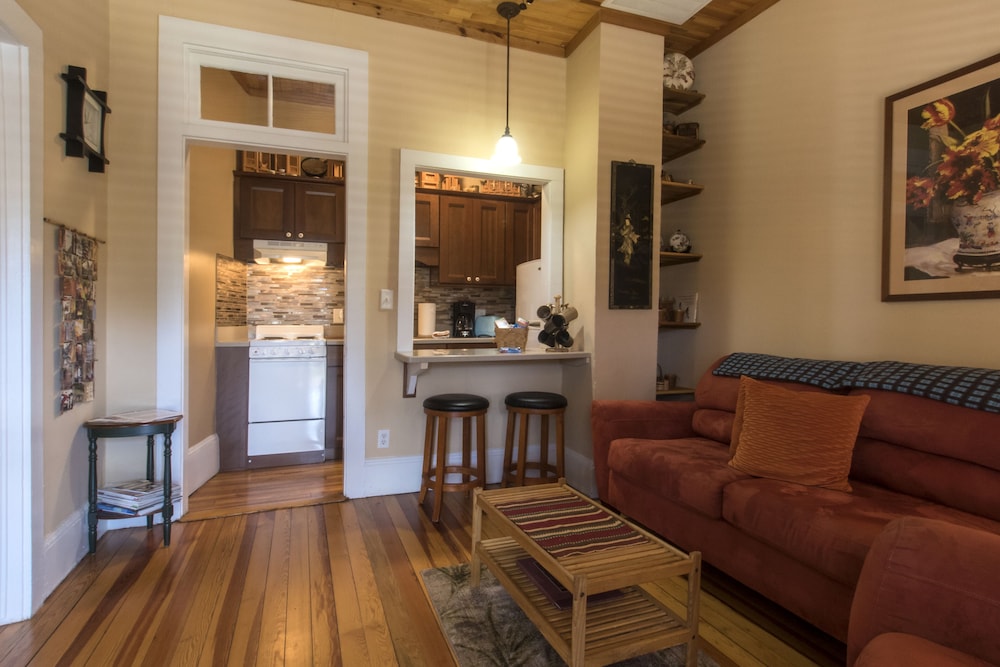 Bear Point Suite, 1 Queen Bed with Sofa bed, Patio photo 3
