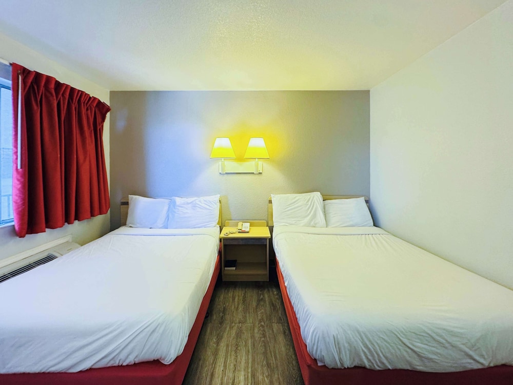 Standard Room, 2 Double Beds, Non Smoking, Kitchenette - Photo 7