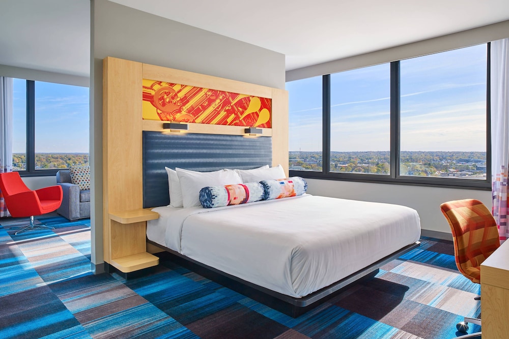 Executive Suite, 1 Double Bed, Corner photo 2