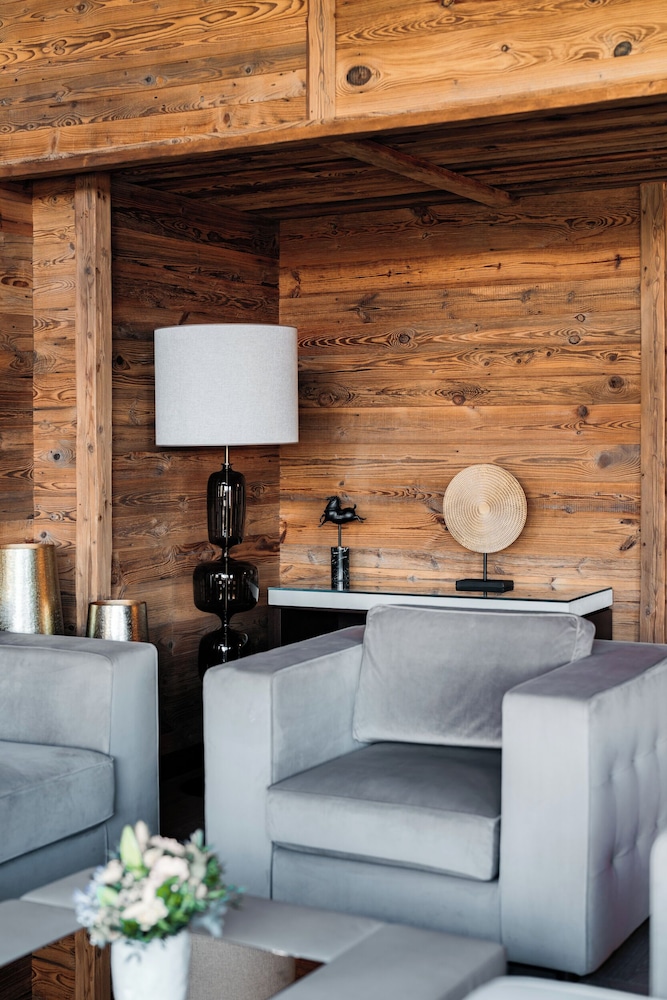 Signature Chalet, 1 King Bed photo 2