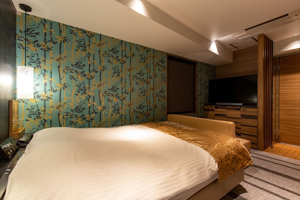 Business Double Room, 1 Bedroom, Refrigerator & Microwave photo 1