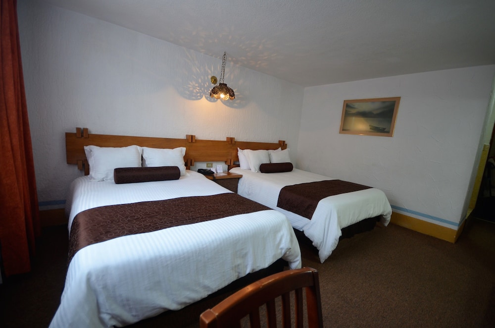 Room, 2 Double Beds, Non Smoking - Photo 10
