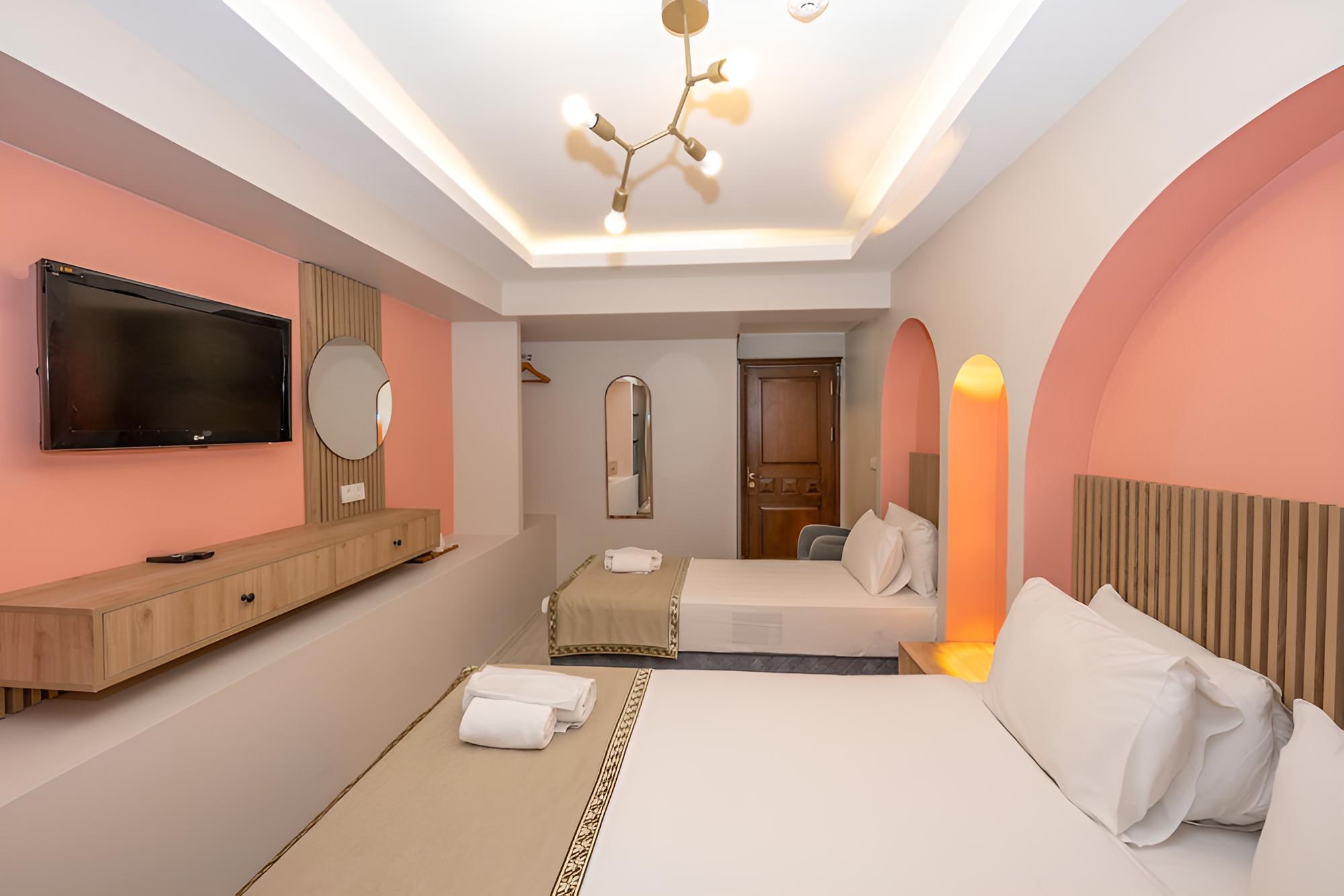 Deluxe Triple Room photo 2