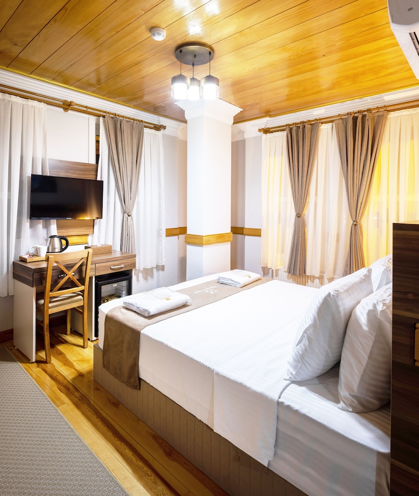 Standard Double or Twin Room photo 3