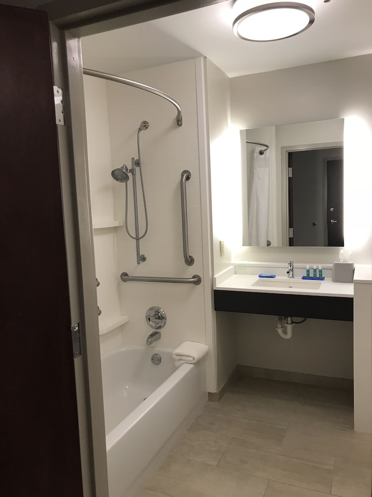 Standard Room, 1 King Bed, Accessible (MOBILITY) - Photo 6