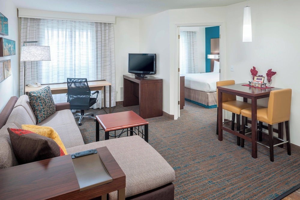 Suite, 1 Bedroom - Photo 5