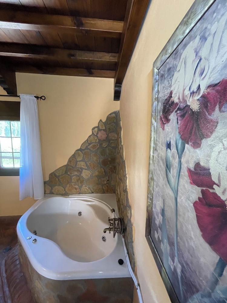 Honeymoon Suite