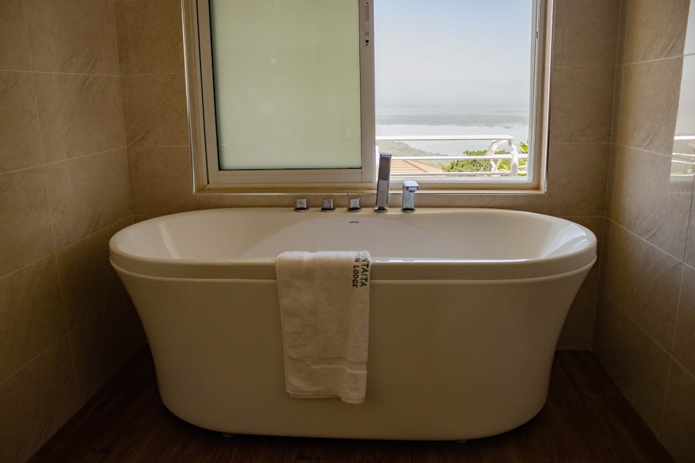 Deluxe Twin Room - Photo 2