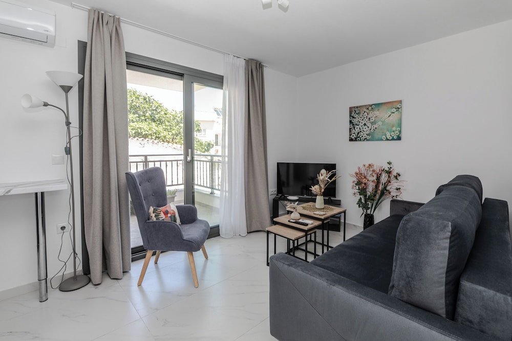 Luxury Apartment, City View