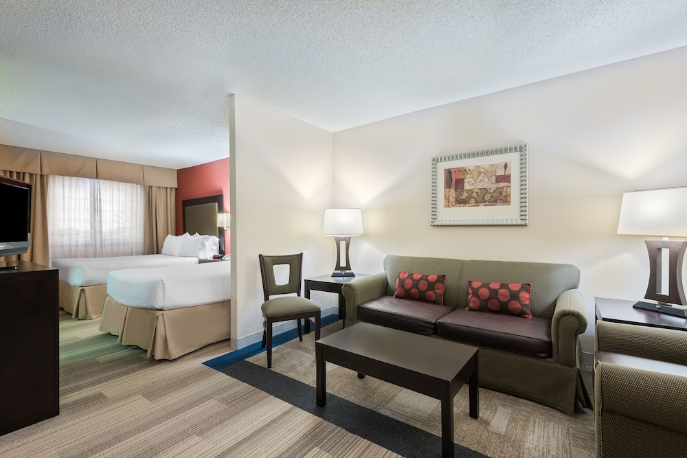 Suite, 2 Double Beds (Living Area) - Photo 2