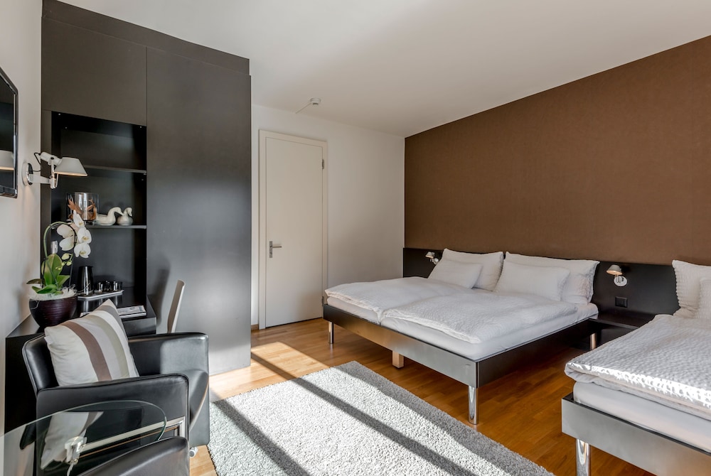 Triple Room, Balcony, River View photo 1