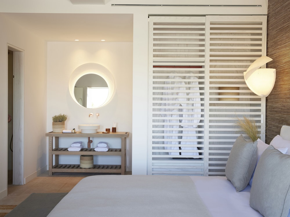 Design Room Partial Sea View with Chill Out Pool - Photo 3