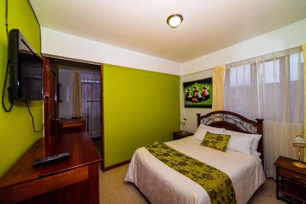 Family Room, 2 Bedrooms