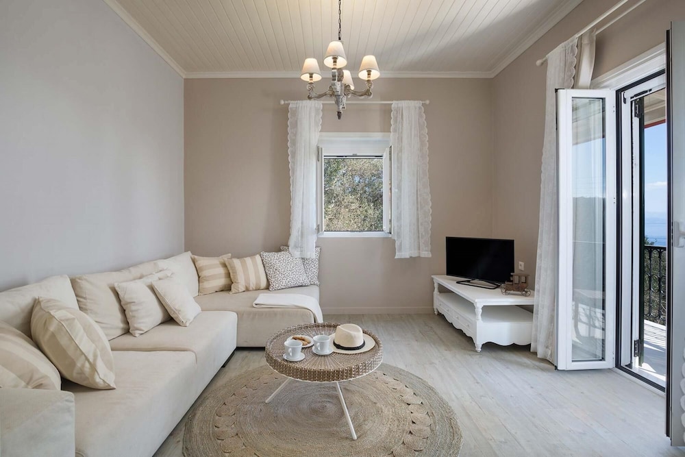 Villa photo 1