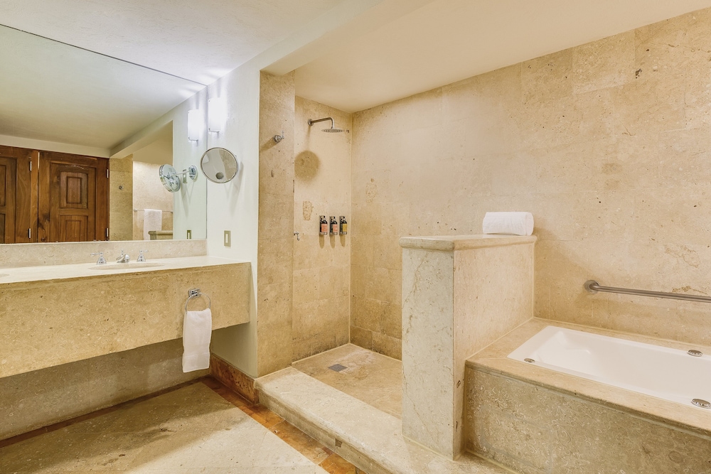 Family Suite - Photo 11
