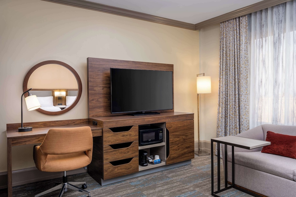 Room, Multiple Beds, City View - Photo 12