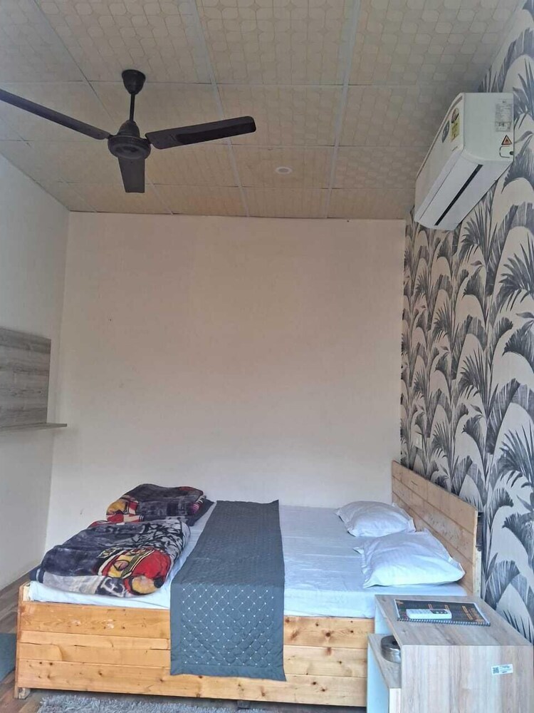 Deluxe Room, Balcony, Hill View