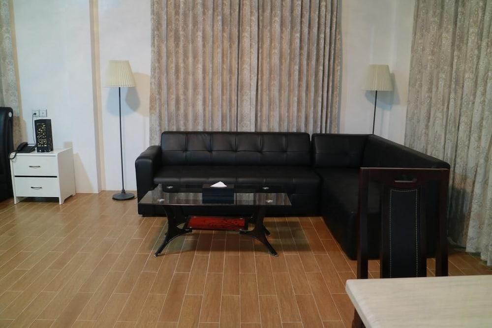 Suite (Ruby) photo 3