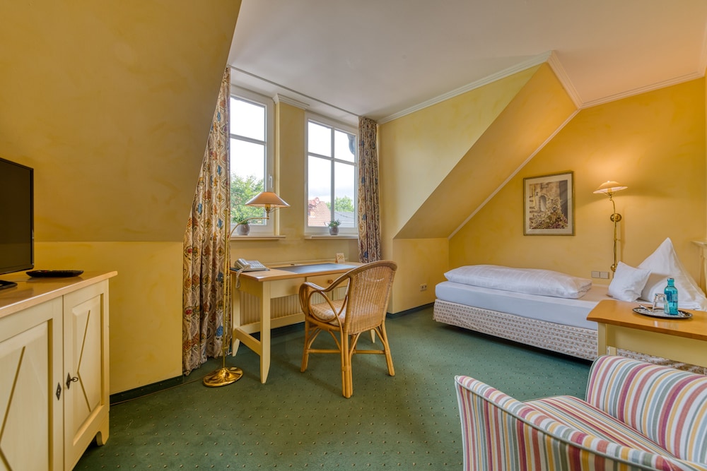 Standard Single Room