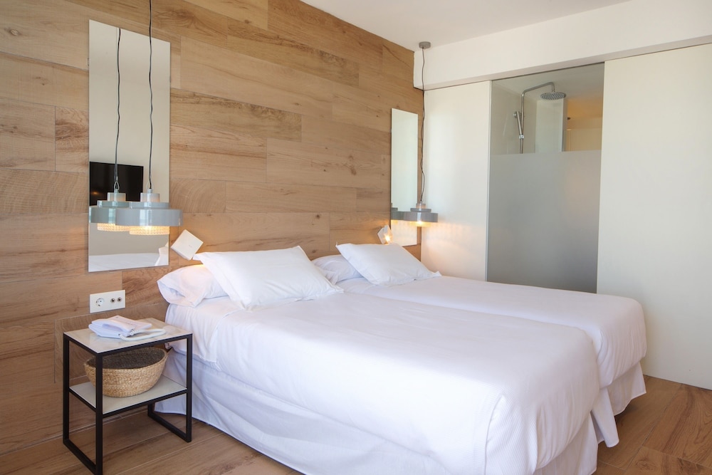 Double Room Single Use, Balcony, Partial Sea View