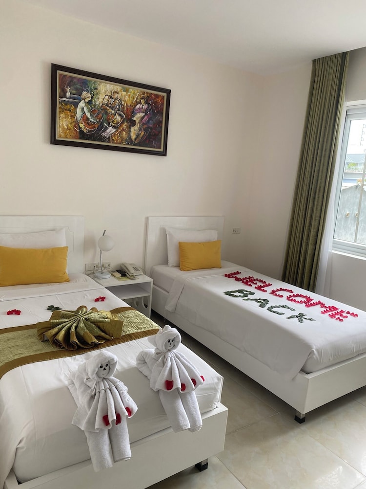 Deluxe Twin Room, 2 Twin Beds photo 2
