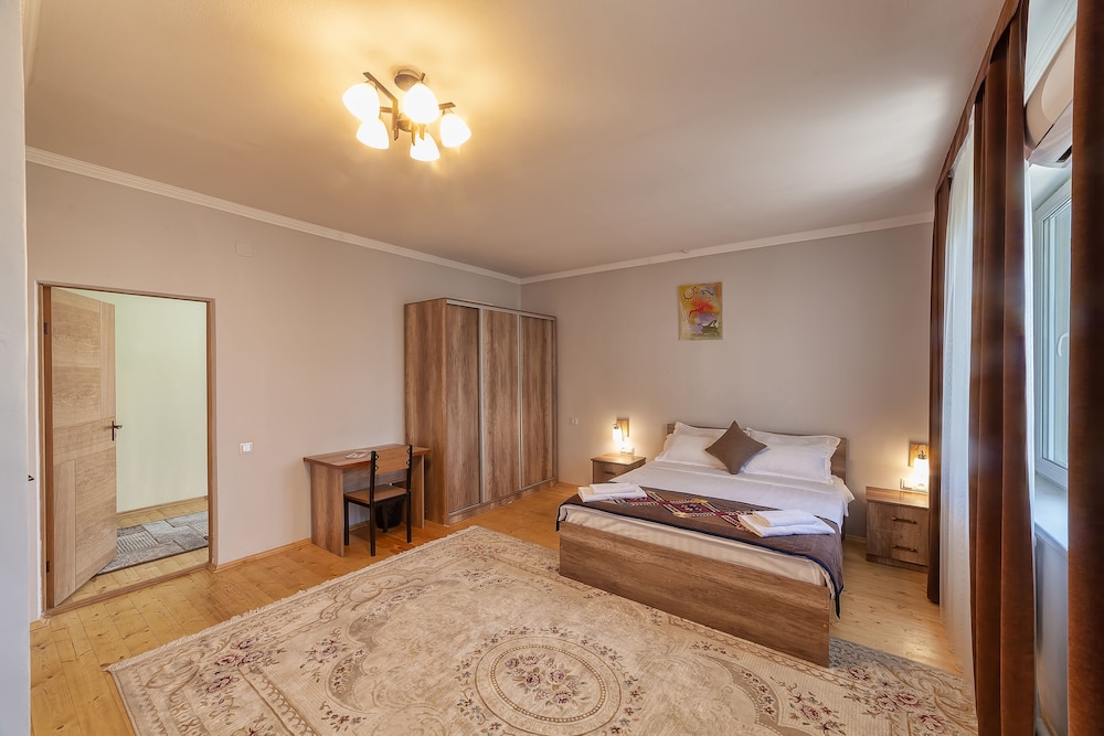 Basic Double Room photo 2