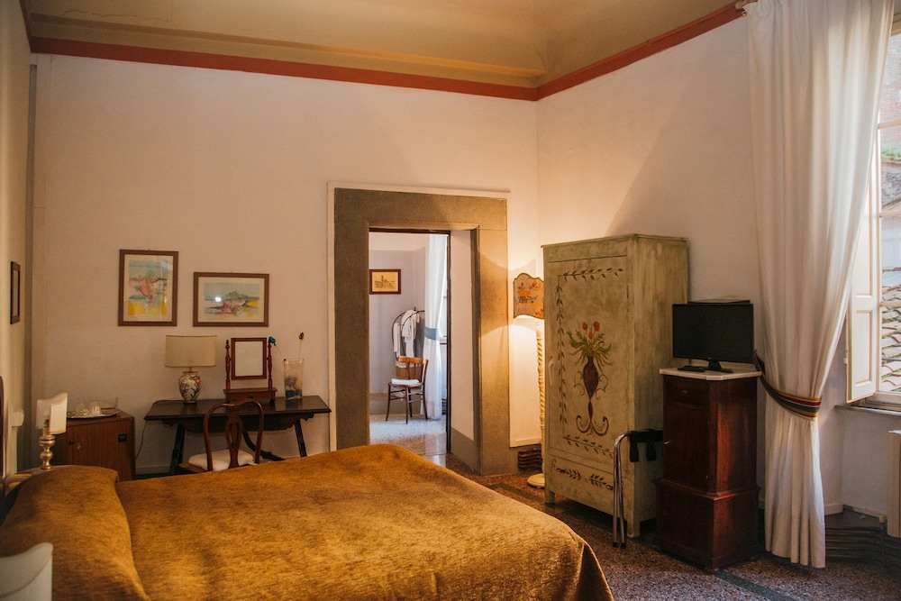 Deluxe Double Room (Avorio - Pesca - Gialla) photo 3