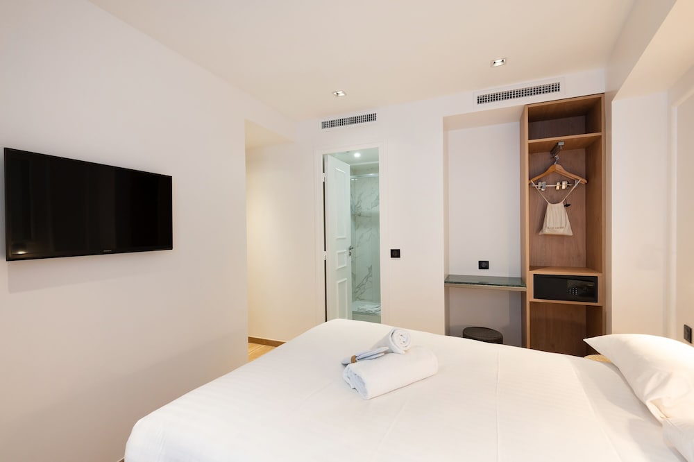 Available room
