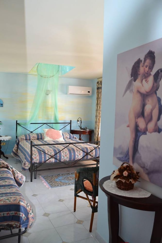 Deluxe Suite - Photo 5