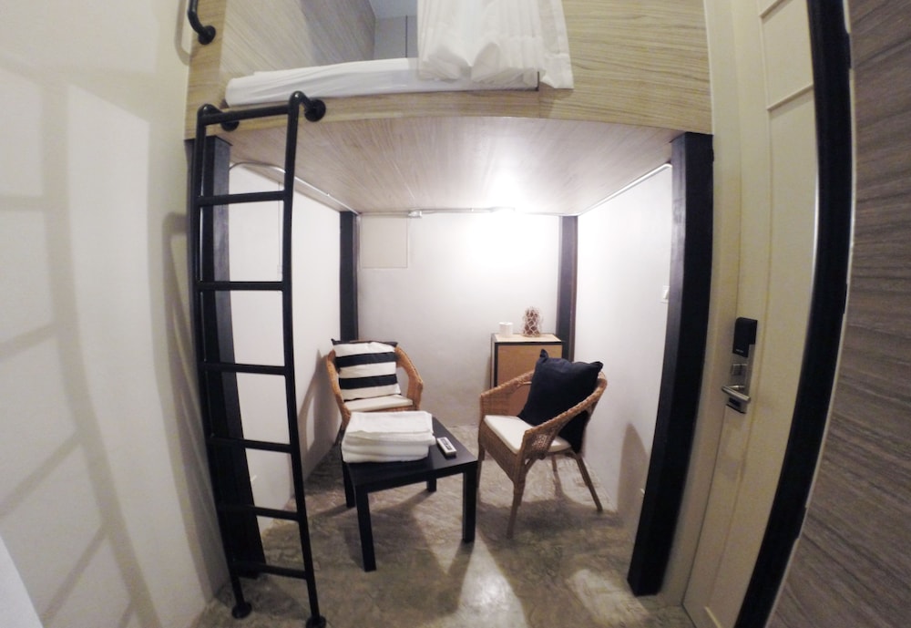 Economy Triple Room, 3 Twin Beds photo 1