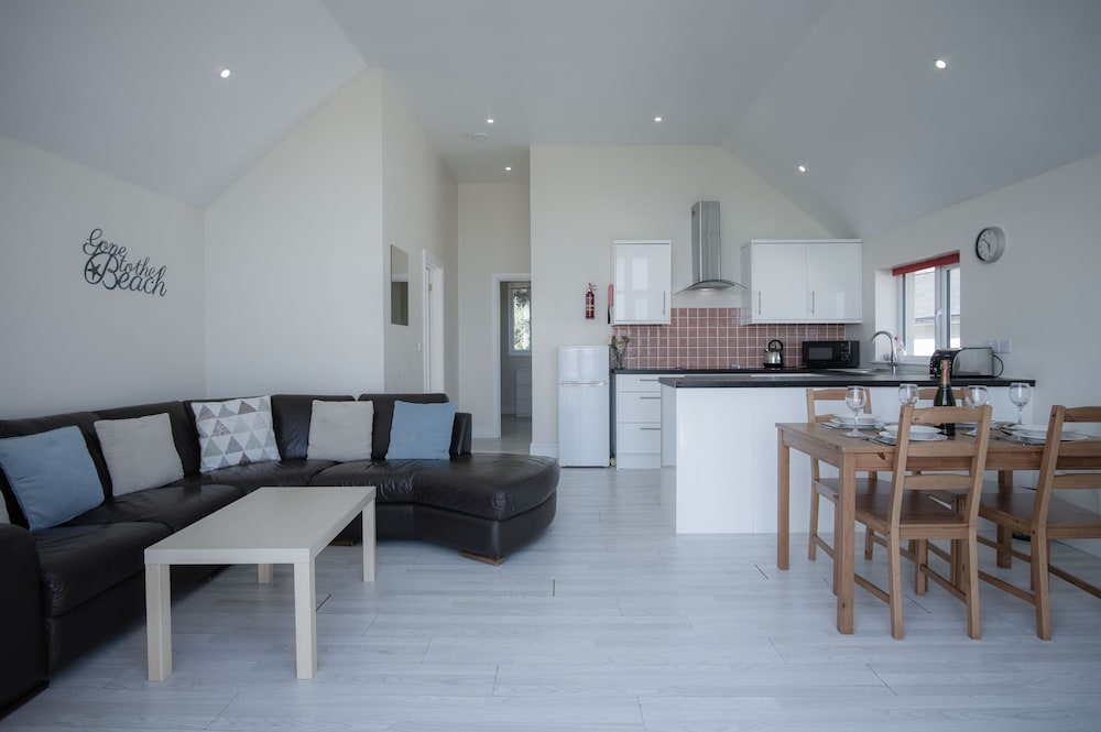 Apartment (2 Bedrooms) photo 2