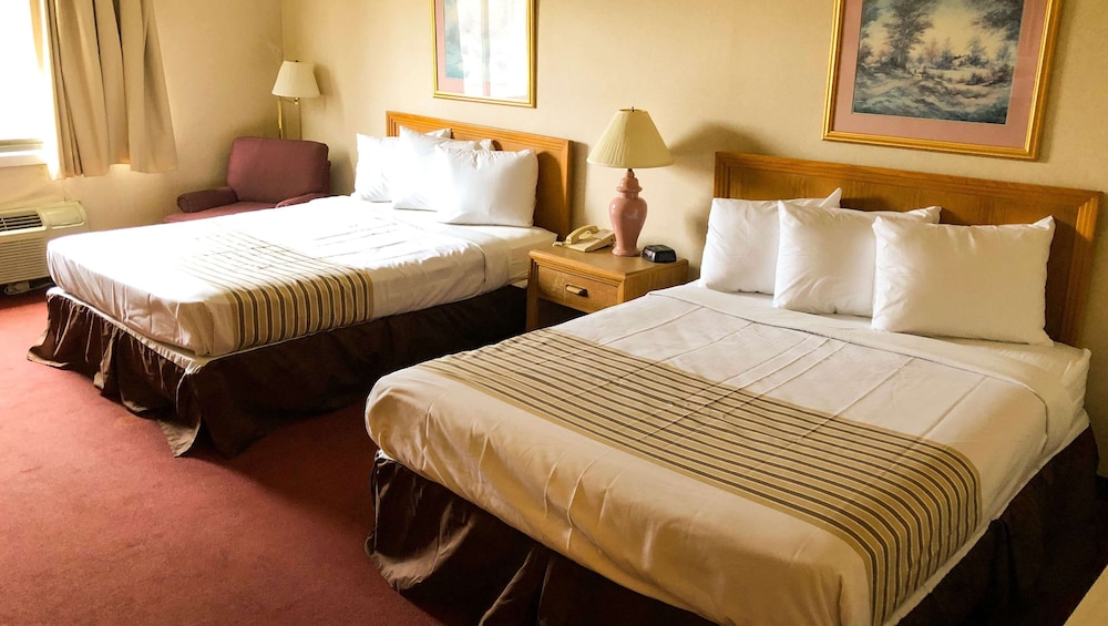 Room, 2 Queen Beds, Accessible, Non Smoking photo 1