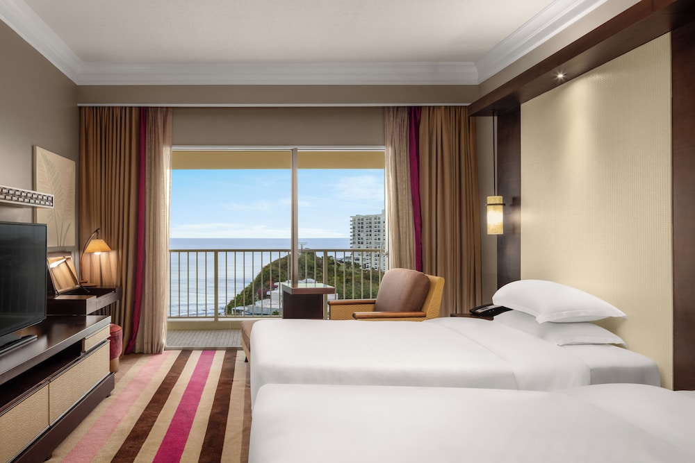 Laguna Club Suite (Club Lounge Access) - Photo 4