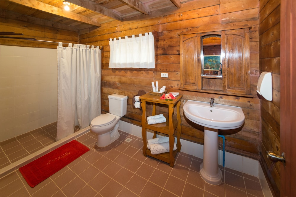 Premier Cedar Cabana photo 3