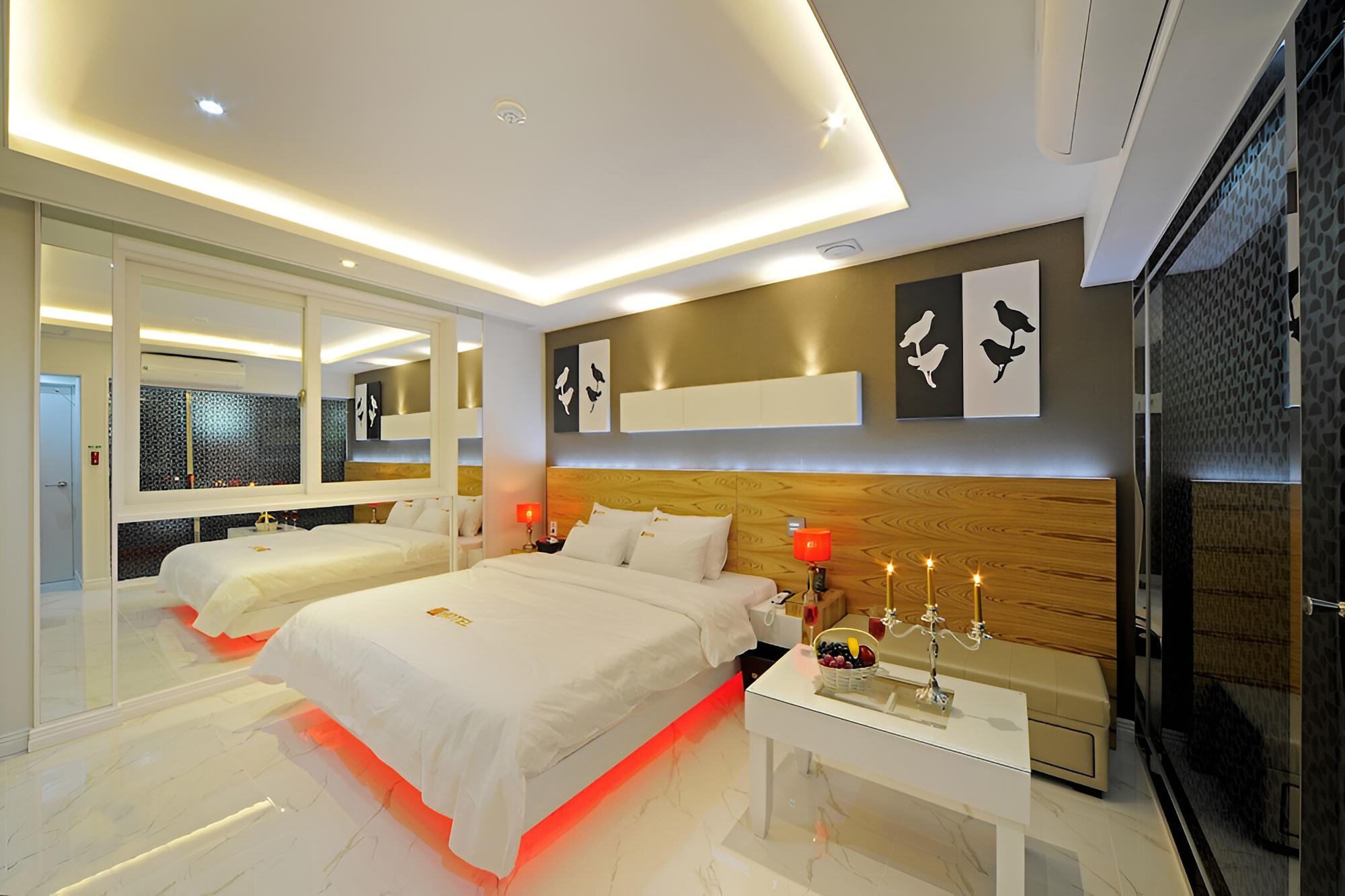 Room (Standard Room) - Photo 10