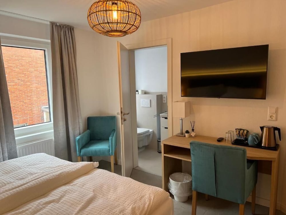 Basic Double Room, City View photo 1
