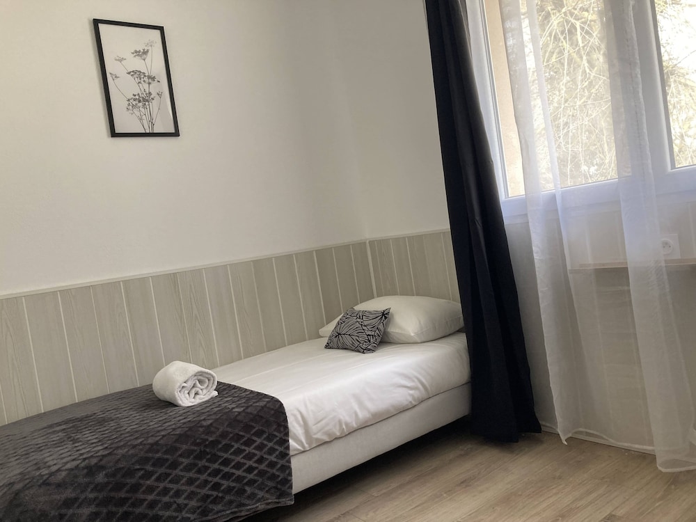 Classic Triple Room, Garden View