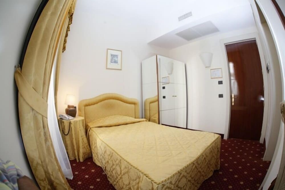 Classic Double Room, Sea View - Photo 3