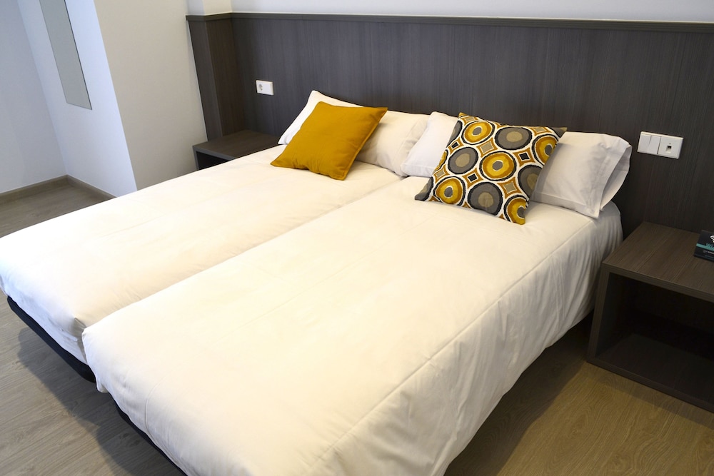 Economy Twin Room