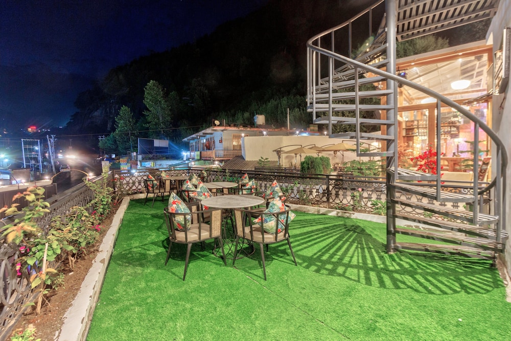 Basic Room, 1 Bedroom, Balcony, Mountain View