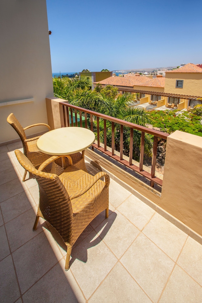 Standard Double Room, Terrace, Garden View