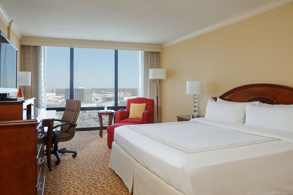 Room, 1 King Bed (Hearing Accessible) - Photo 3